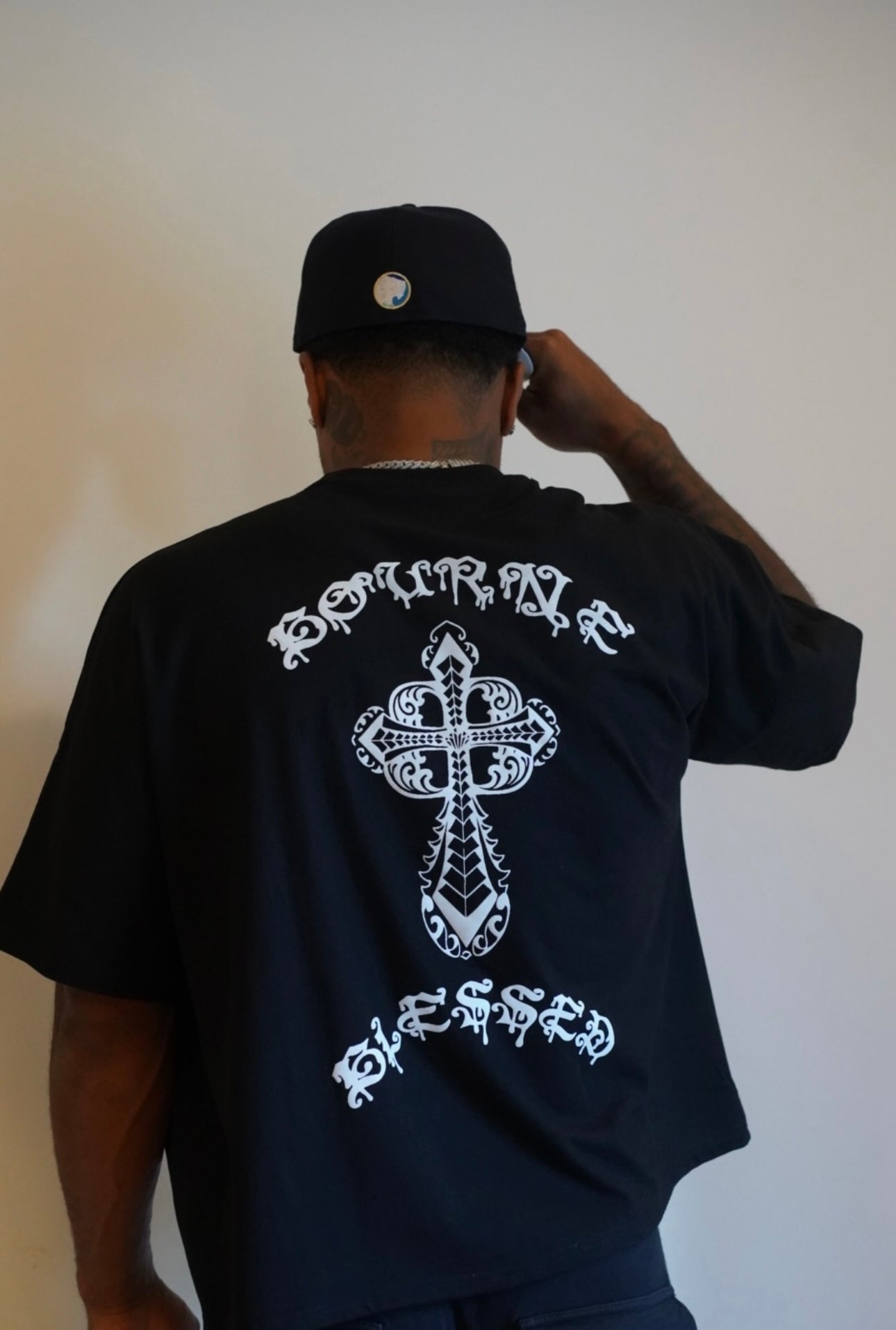 BLOOD OF CHRIST BOXEY TEE BLACK